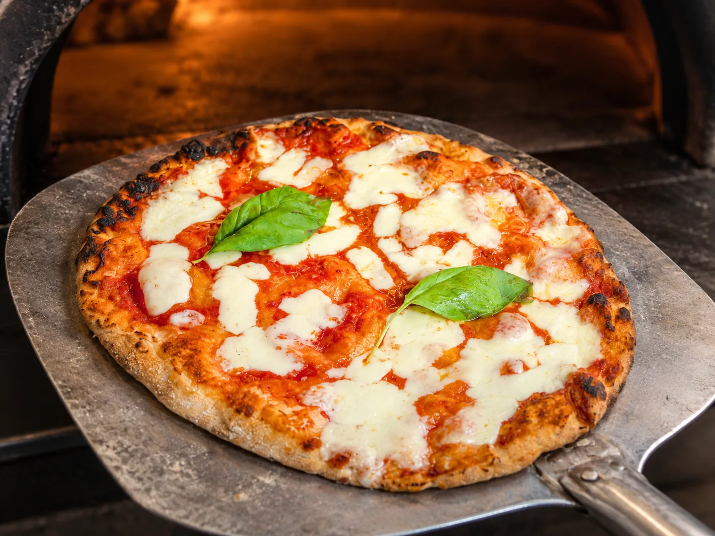 Pizza in cottura — immagine illustrativa